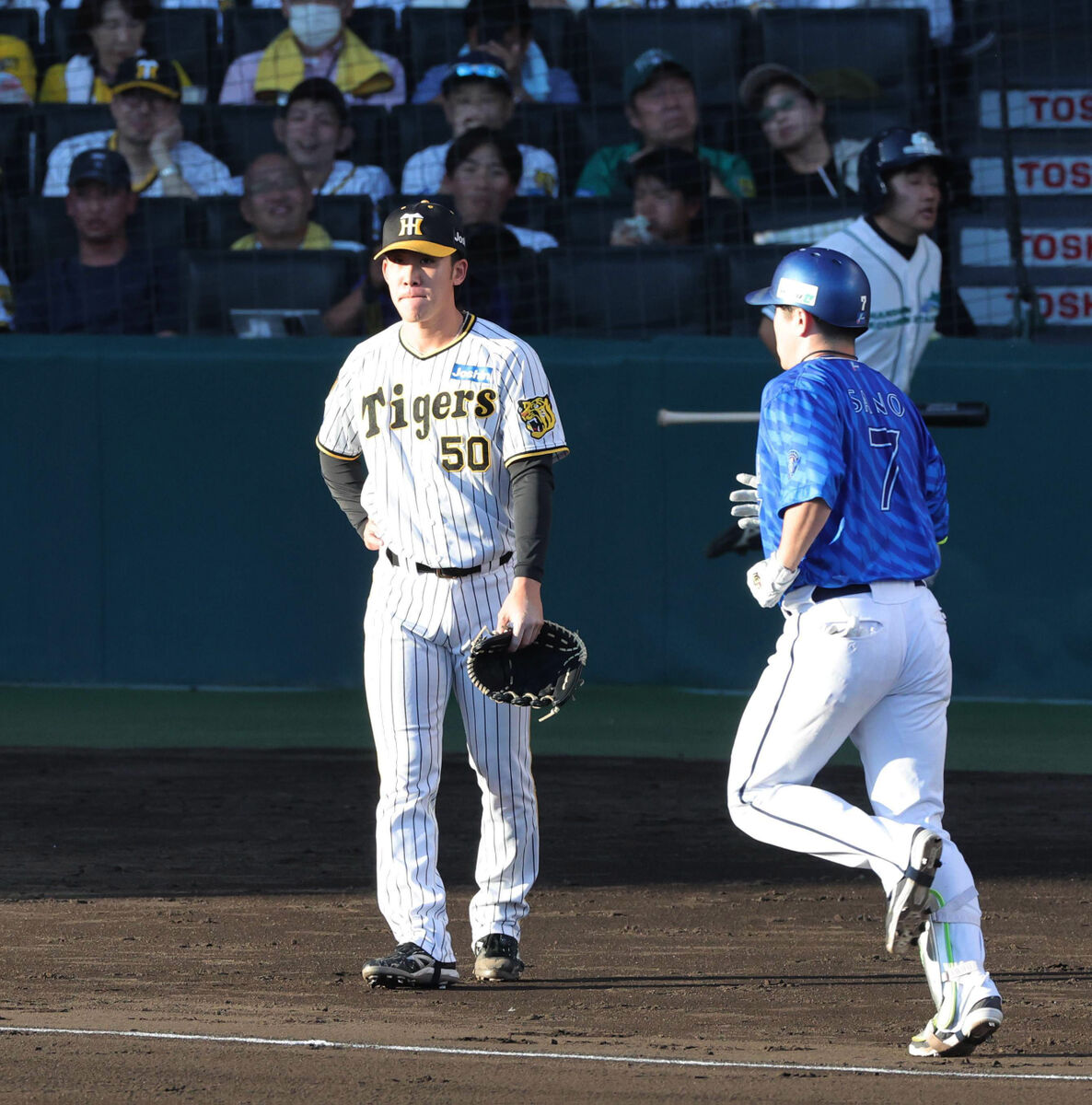 【阪神】７回に痛恨の４失点　２番手・村上、３番手・富田が１イニングに２本塁打浴び７点差に広げられる