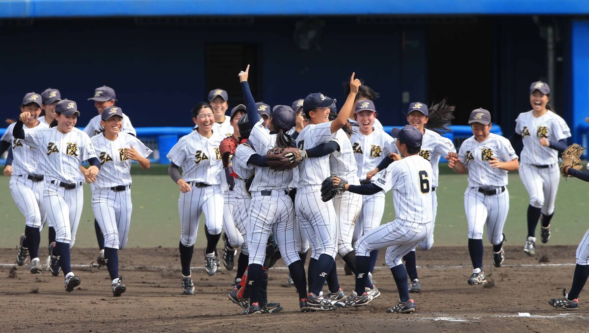 【女子野球】高校２冠の神戸弘陵高、クラブ王者の巨人女子チーム破って初の日本一…全日本選手権