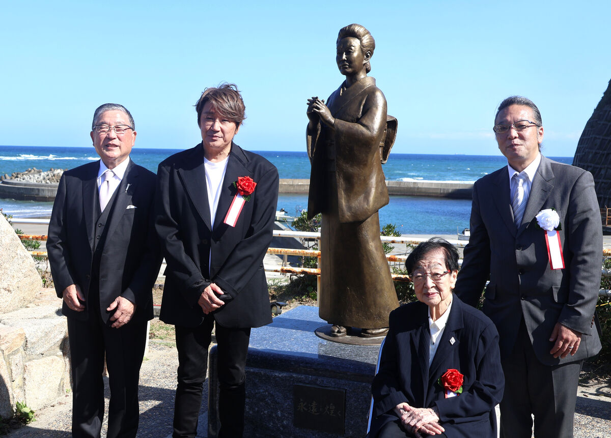 美空ひばりさんの等身大像が福島・いわき市に移設　近藤真彦「一生ここにいてほしいなと思います」