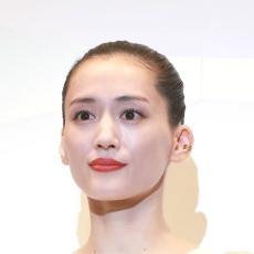 綾瀬はるか、大河ドラマで共演の西田敏行さんを追悼「やさしく軽やかで、頼もしい大先輩でした」