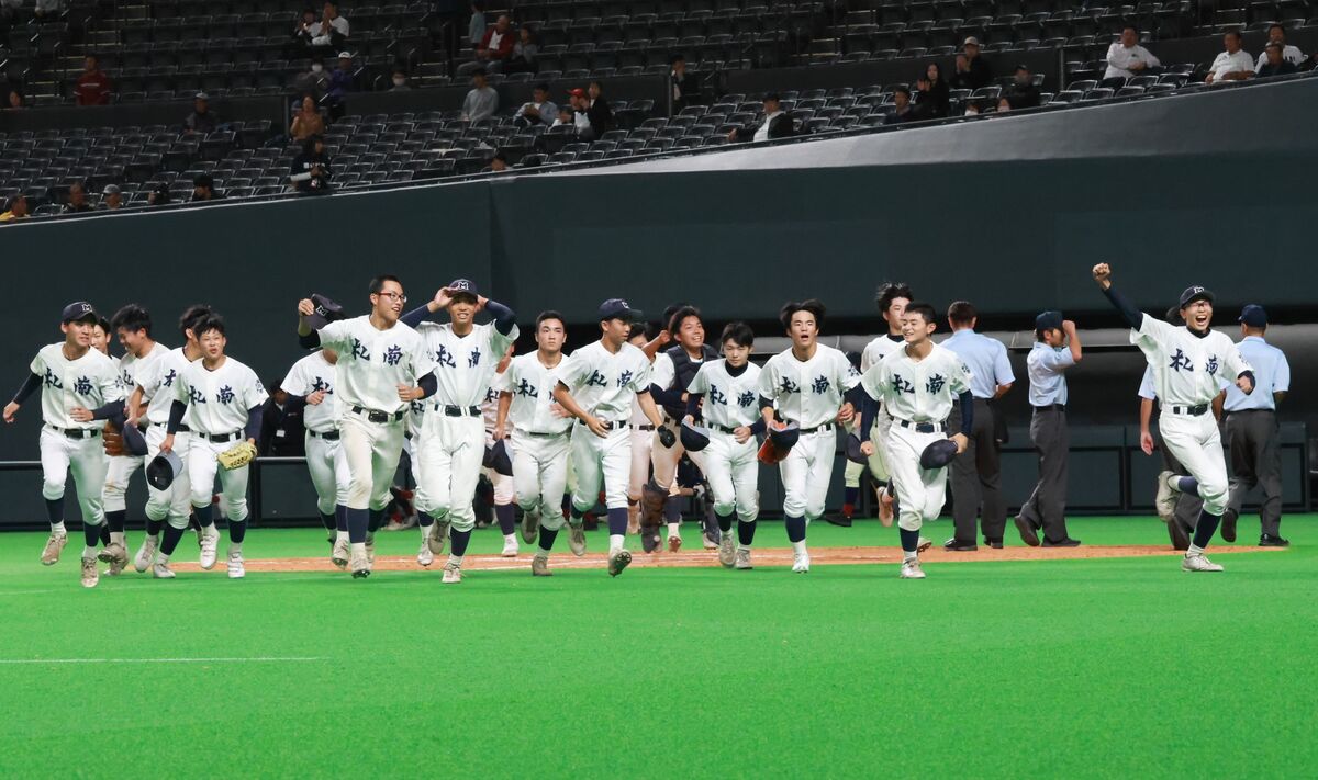 【高校野球】秀才軍団・札幌南が１１年ぶり８強　５番・斎藤が“２度打ち”で決勝打