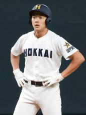 【高校野球】北海が８強入り…公式戦初スタメンの今皓大左翼手が３安打３打点