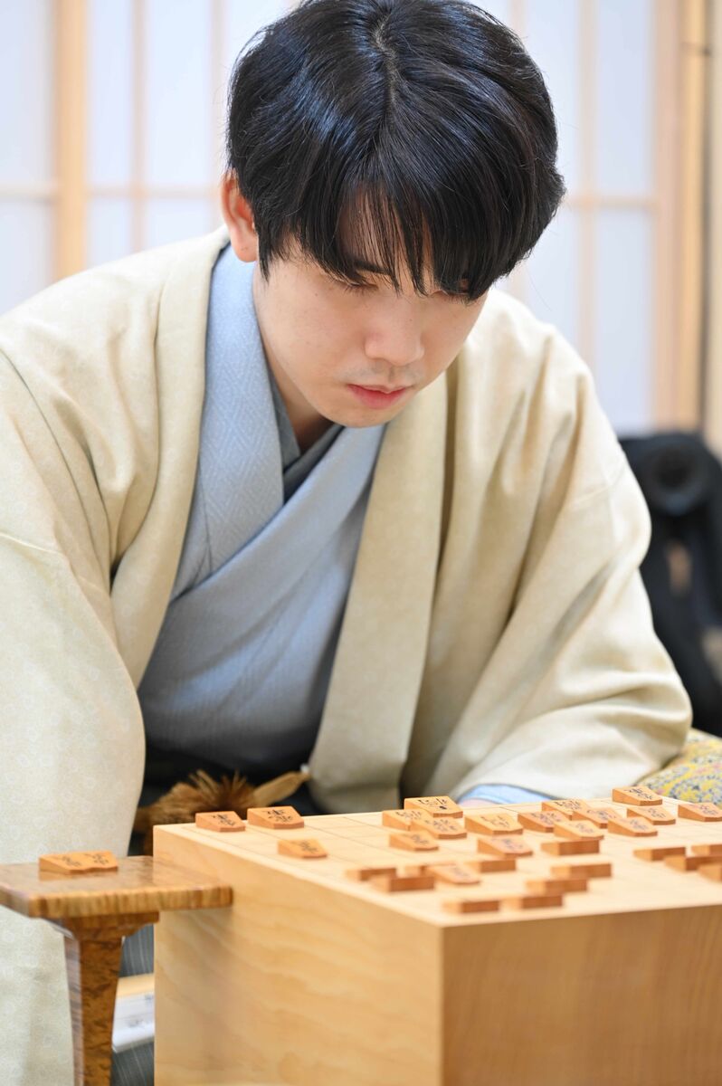 藤井聡太竜王が敗れる　佐々木勇気八段がタイトル戦初勝利