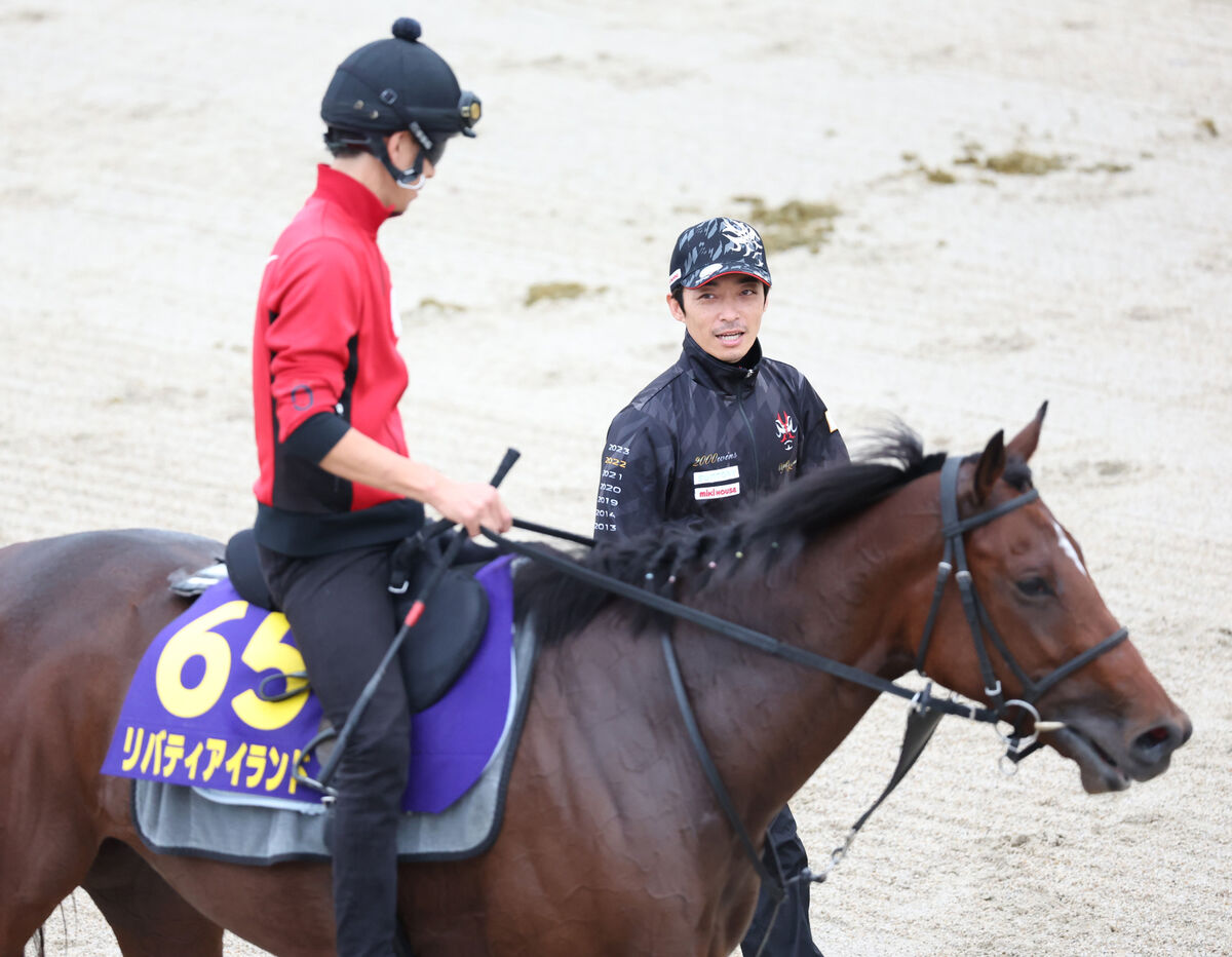 【天皇賞・秋】Ｇ１・５勝へリバティアイランドは７枠１２番　ドウデュースは４枠７番　枠順決定