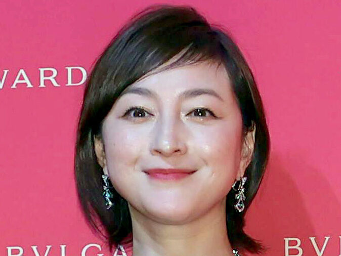 「存在そのものが、アート」広末涼子、冬先取りコーデのオフショット公開にファンうっとり「綺麗」「かっこにい」