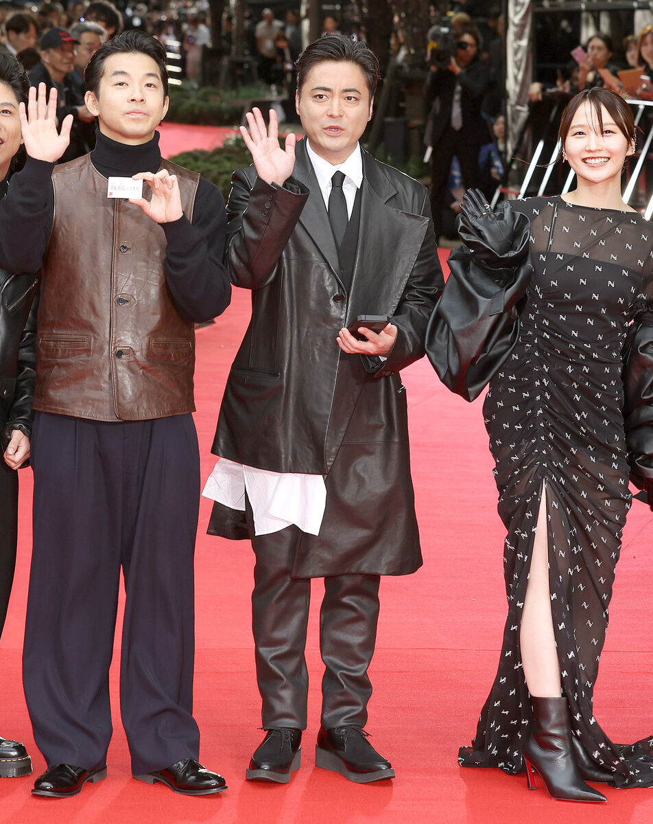 東京国際映画祭開幕、山田孝之＆仲野太賀ら“賊軍襲来”「現代にも重なる作品」「世界に届けたい」