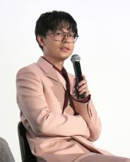 成田凌、片山慎三監督作での主演は「生半可な気持ちではできない」…「雨の中の慾情」舞台あいさつ