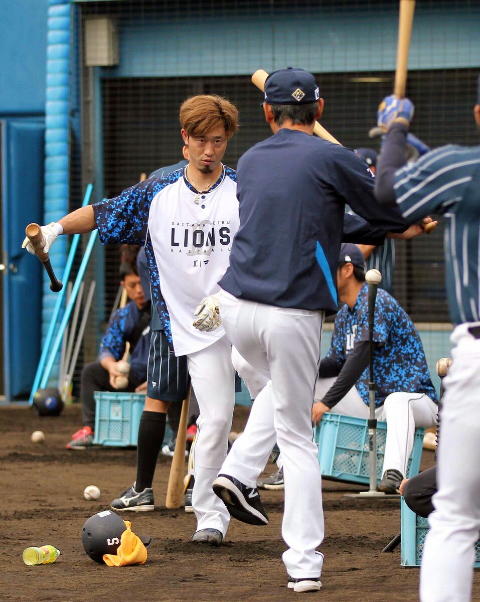 【西武】沢村賞投手・西口文也新監督が、選手会長・外崎修汰に異例の「打撃指導」