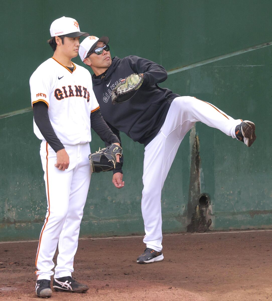 【巨人】阿部慎之助監督が西舘勇陽を直接指導「先発で１年間やってもらいたい」