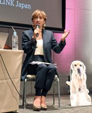 滝川クリステルがトークショー「今日は旦那さんに」子育て＆犬の介護に小泉進次郎氏の協力明かす