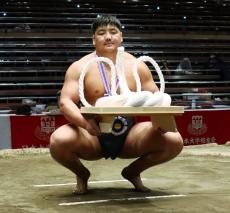 ブフチョローンが学生横綱　高校でレスリング留学のためモンゴルから来日も亡き父の願いで転向「大相撲で横綱に」