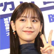 貴島明日香　美脚スラリのミニスカコーデでＵＳＪへ！「足が長すぎる、、、、」「最強かわいい」などの声