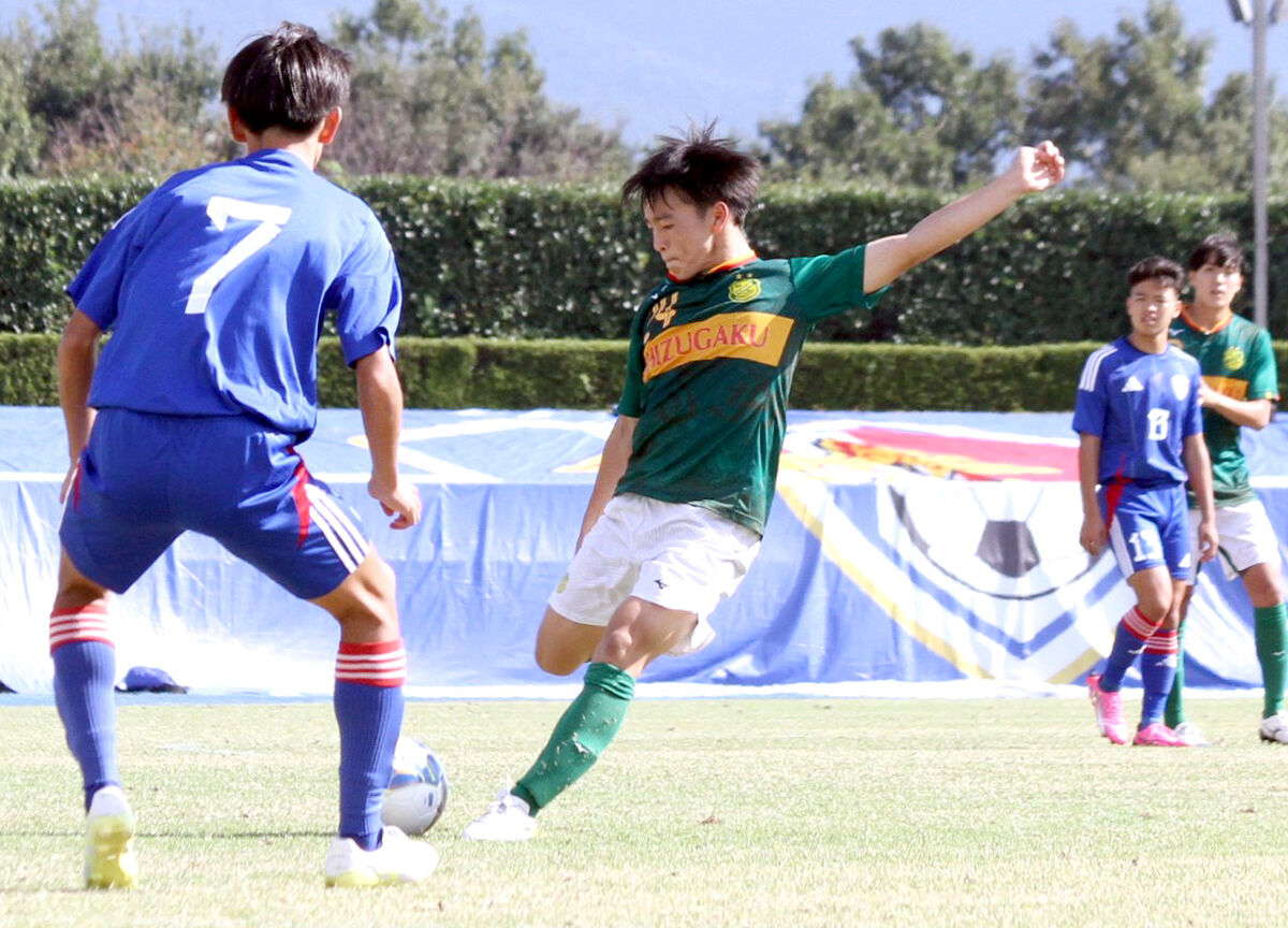 全国高校サッカー選手権静岡県大会　静岡学園が４強　ＭＦ篠塚怜音が２発