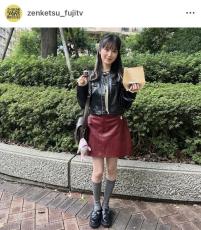 福本莉子、レザージャケット×ミニスカ美脚見せコーデがかわいすぎ！「もう天才的」「神ってる」