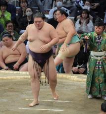 王鵬が先場所に続き、琴桜に連勝　「いい相撲を取れてよかった」