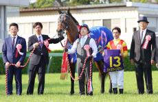 今年の皐月賞馬ジャスティンミラノ競走生活わずか７か月で引退