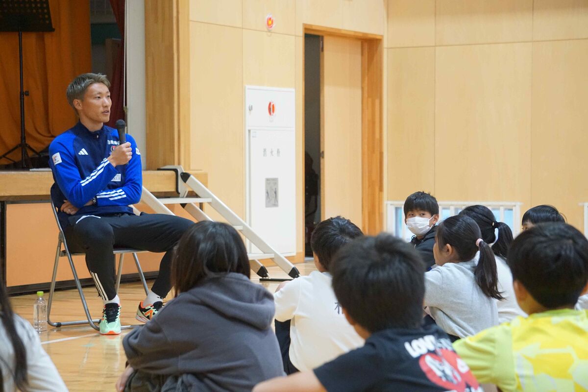 横浜ＦＭのＤＦ畠中槙之輔が母校がい旋「夢がなくても焦る必要ない」小学生の“後輩”１０４人にアドバイス