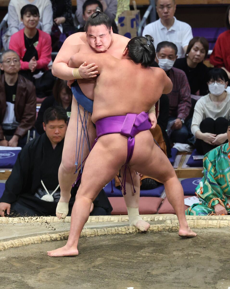 春場所Ｖの尊富士が全勝だった阿武剋に圧勝　元貴景勝のＮＨＫ解説に「気合が入った」