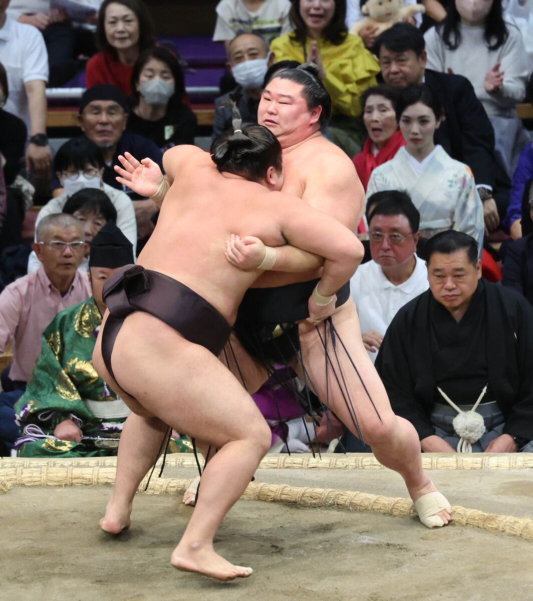 関脇・霧島が２勝目　すでに５敗も来場所の大関取りの足がかりへ「２ケタ勝つチャンスはまだある」