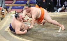 友風が３連敗で４勝４敗の五分　「いただけないですね。相撲内容？　もう忘れました、ボクにとっては明日が初日です」