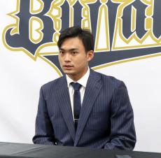 【オリックス】佐藤一磨が４００万円増の９００万円で契約更改　６月に支配下登録＆プロ初勝利の左腕は「マモさんと優勝を」