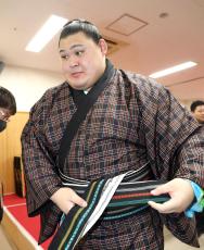 新大関・大の里が３連勝で２敗キープ　名古屋場所で敗れた若元春を寄り切り「集中していた」