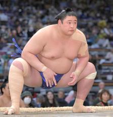 十両で首位タイの欧勝海が休場　左肩にテーピングして臨む　秋場所では大の里のＶパレード旗手