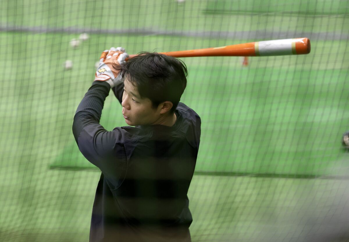 【巨人】今季開幕スタメンの２５歳外野手が２時間の打ち込み　オフは単身自主トレ「量をこなしたい」