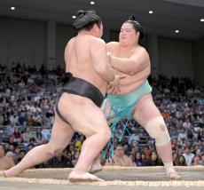 琴桜が初Ｖへ向け首位守る　若元春に快勝「集中してやれた」　八角理事長も「迫力があった」と高評価