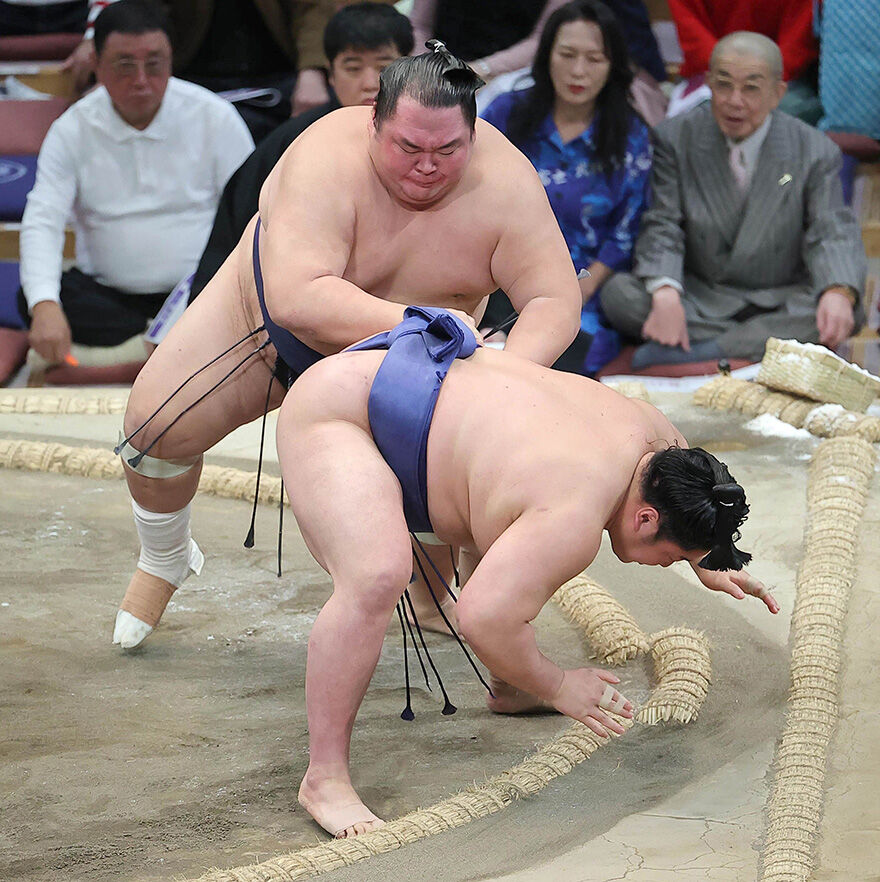 友風が６勝目　「自分としては７勝５敗より５勝７敗からの相撲が力士として大切だと思っている」