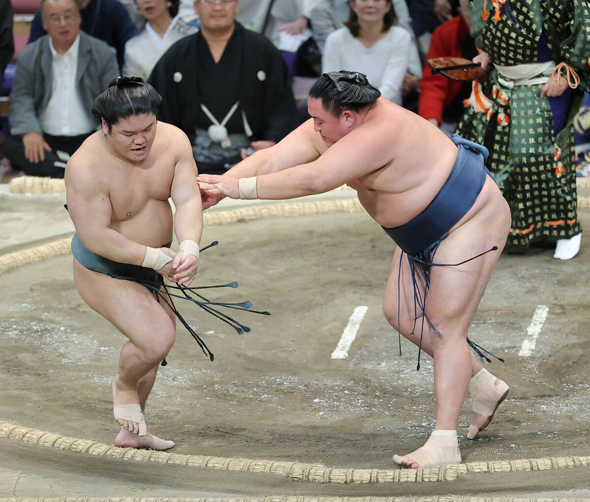 ４０歳の玉鷲が勝ち越し　昭和以降４人目の快挙　「少しでも感謝の気持ち表せたかな」