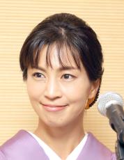 「照れくさい距離感。笑」安田美沙子、１０年目の夫婦ショットがすてき「お似合い」「素敵なご夫婦」の声