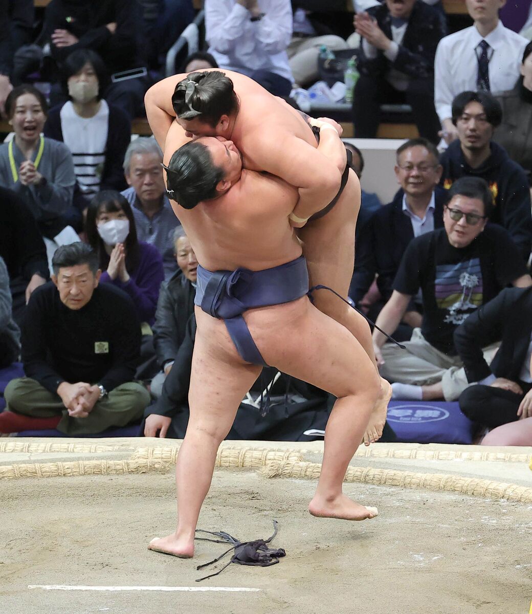 豊昇龍も勝利！　琴桜と千秋楽直接対決へ　祖父以来の半世紀ぶりの「琴桜優勝」なるか