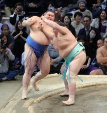 新大関・大の里が琴桜に敗れ２ケタ勝利消える　年間最多勝争いでも逆転許し「相手が一枚も二枚も上手だった」