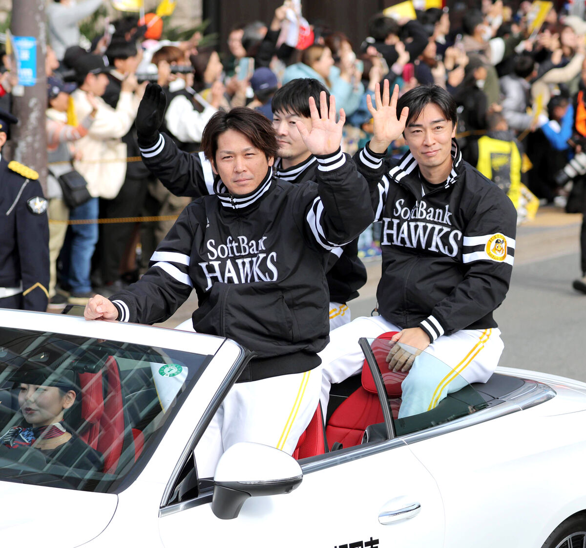 【ソフトバンク】小久保裕紀監督が暴露「頭を抱えてるみたいですよ」球団内で議論沸騰…優勝パレード