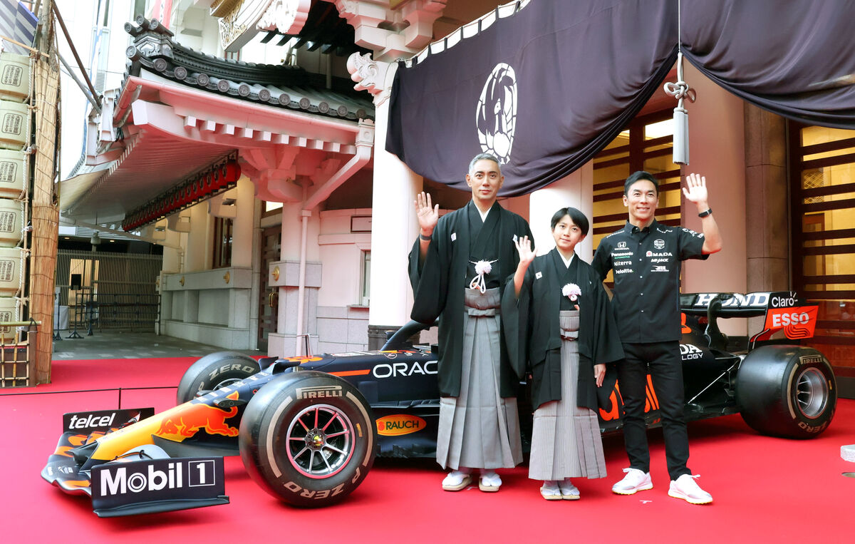 市川團十郎、Ｆ１日本ＧＰのアンバサダー就任「研ぎ澄まされた技術に刺激を受けた」歌舞伎座でのＰＶで佐藤琢磨とトーク