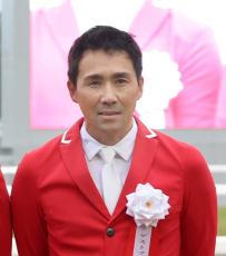 “初老ジャパン”大岩義明、２８年ロス五輪へ「パートナー探しからのスタート」　パリ五輪パレードで現状を説明