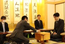 高槻市の新・関西将棋会館がグランドオープン　豊島将之九段と稲葉陽八段が特別対局室で順位戦Ａ級スタート