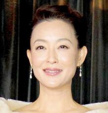 床嶋佳子「久しぶりに深大寺のお蕎麦を食べに行ってきました」紅葉にとけ込むプラベショットがすてき！