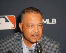 ドジャースのロバーツ監督、米専門誌の年間最優秀監督賞に…大谷翔平ら率い４年ぶり世界一