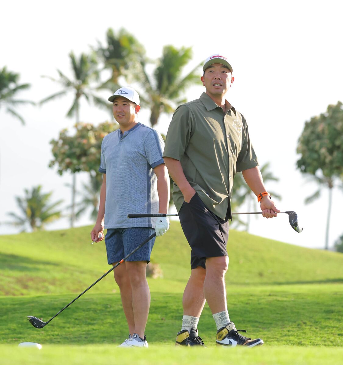 【巨人】ハワイ優勝旅行ゴルフで阿部監督、菅野智之、戸郷翔征が同組でプレー　虹が出る場面も