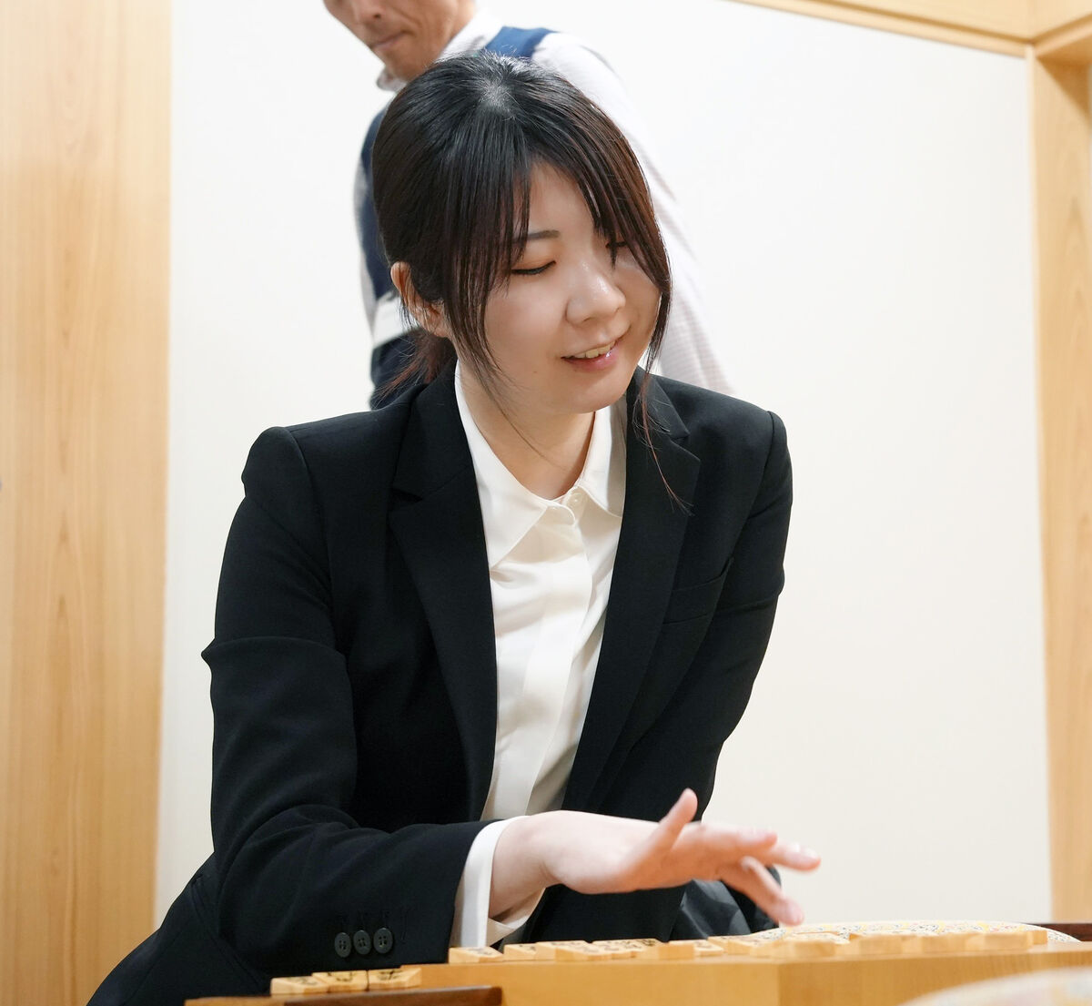 将棋・西山朋佳女流三冠が女性初プロ棋士にあと１勝！宮嶋健太四段を破り２勝２敗で最終局へ