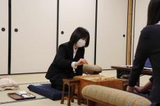 将棋・奨励会三段リーグ退会の中七海女流三段がデビュー戦迎える　三間飛車で始動