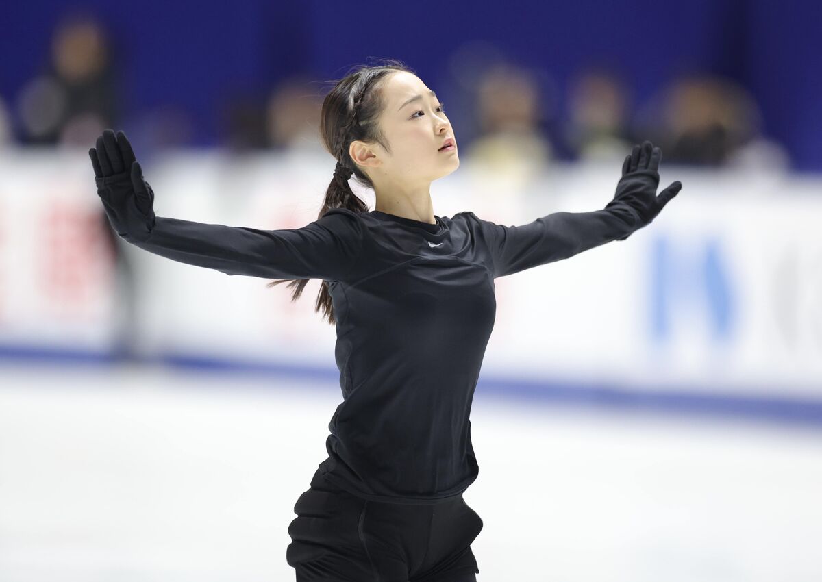 島田麻央　４回転トウループとトリプルアクセル着氷　ＳＰ２位から逆転へ　２２日女子フリー