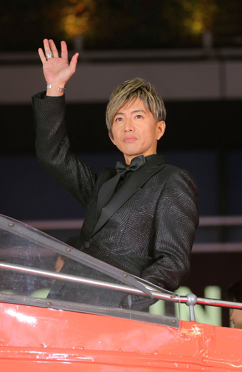 木村拓哉登場に新宿・歌舞伎町が大歓声！「皆に久々に会えてうれしいですし、また会える場所を与えて頂いてありがたいです」