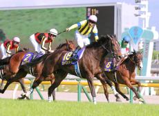 ２２年の桜花賞、オークスを制したスターズオンアースが現役引退　今後は繁殖牝馬に