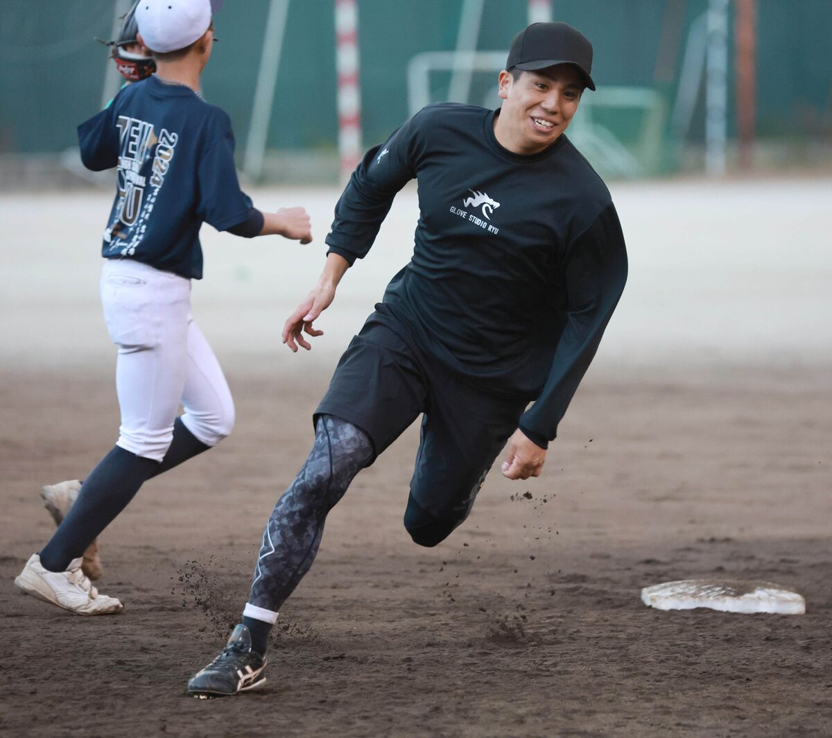 【巨人】 門脇誠「野球って楽しいなと」小中学生と野球で交流　打撃やノックで歓声上がる