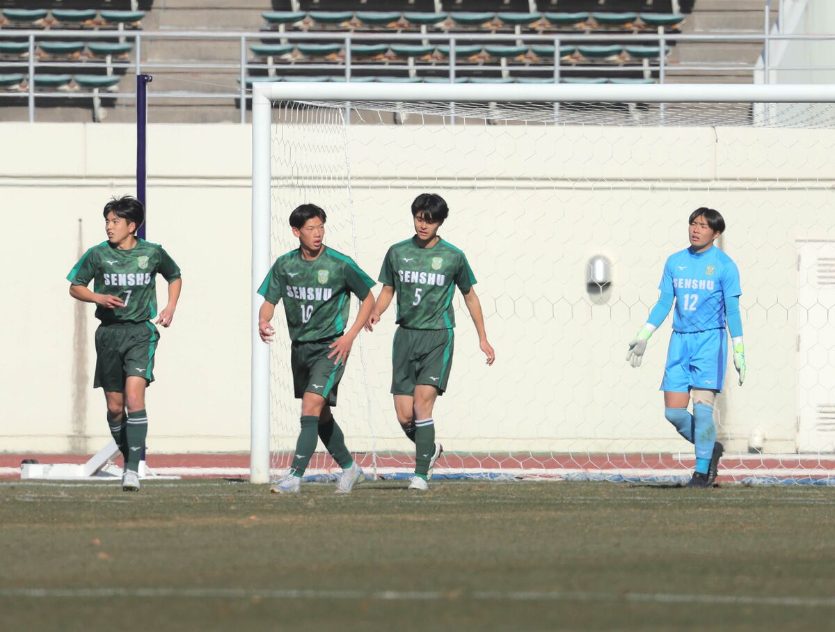 【高校サッカー】専大北上がゴール奪えず、０―２で初戦敗退 　