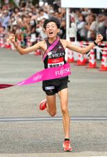 箱根駅伝初優勝＆史上６校目３冠挑む国学院大　エース平林が絵馬にしたためた願いは…あす８時号砲