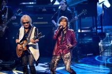 【紅白】Ｂ’ｚ、ＮＨＫホール来た！「ＬＯＶＥ　ＰＨＡＮＴＯＭ」「ｕｌｔｒａ　ｓｏｕｌ」サプライズで３曲